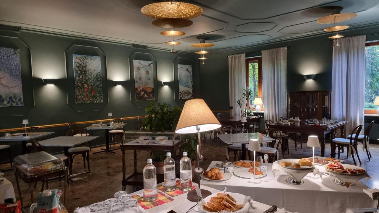 Albergo Ristorante Trieste Boves Eksteriør billede